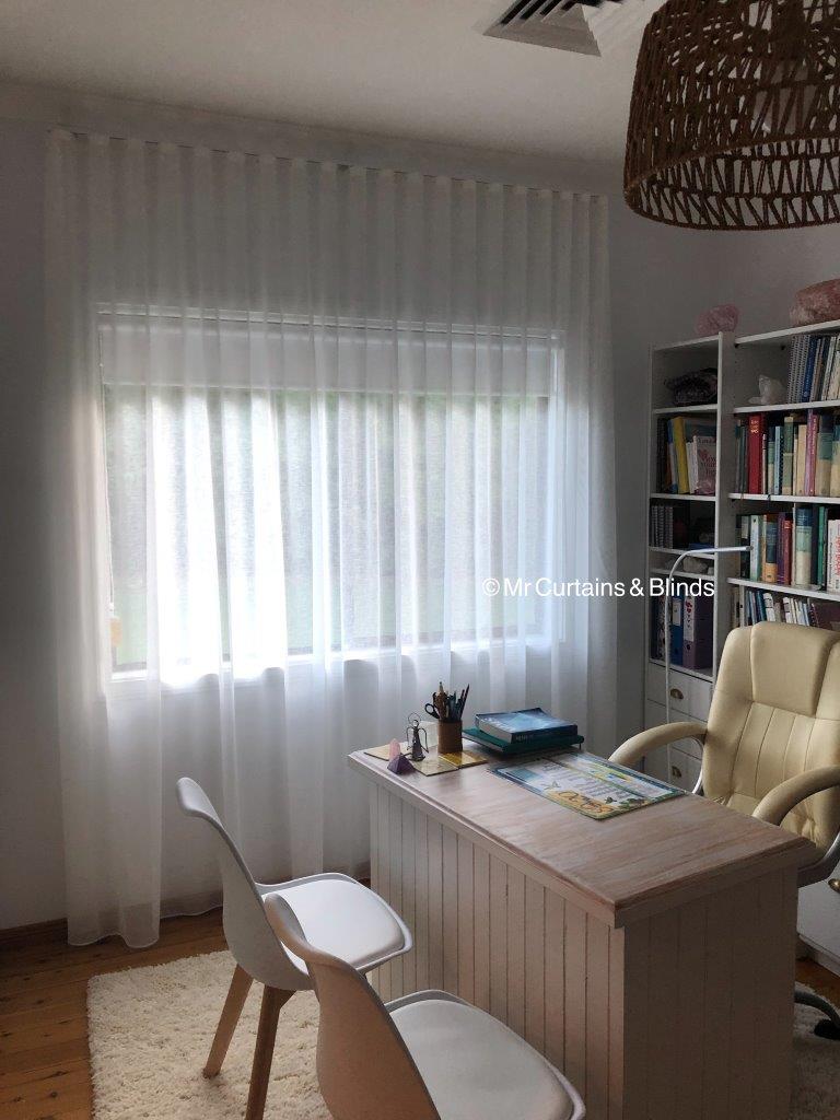 sfold sheer curtains and blockout roller blind Avoca1